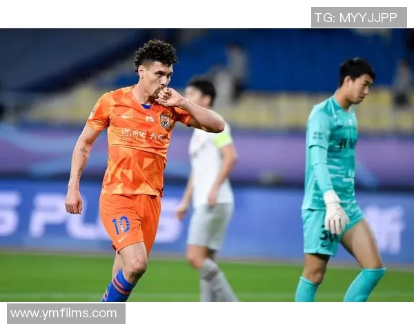 山东鲁能客场3-2逆转河北华夏幸福，全队展现团结拼搏精神